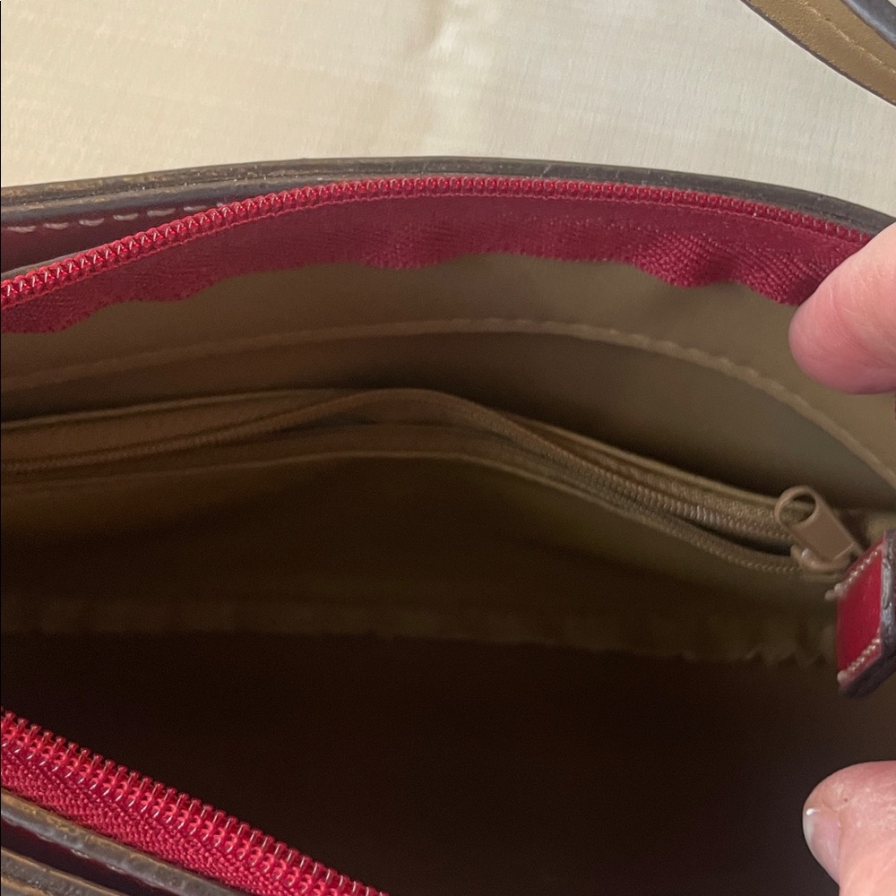 Classic Red Leather Shoulder Bag - Picture 11 of 11